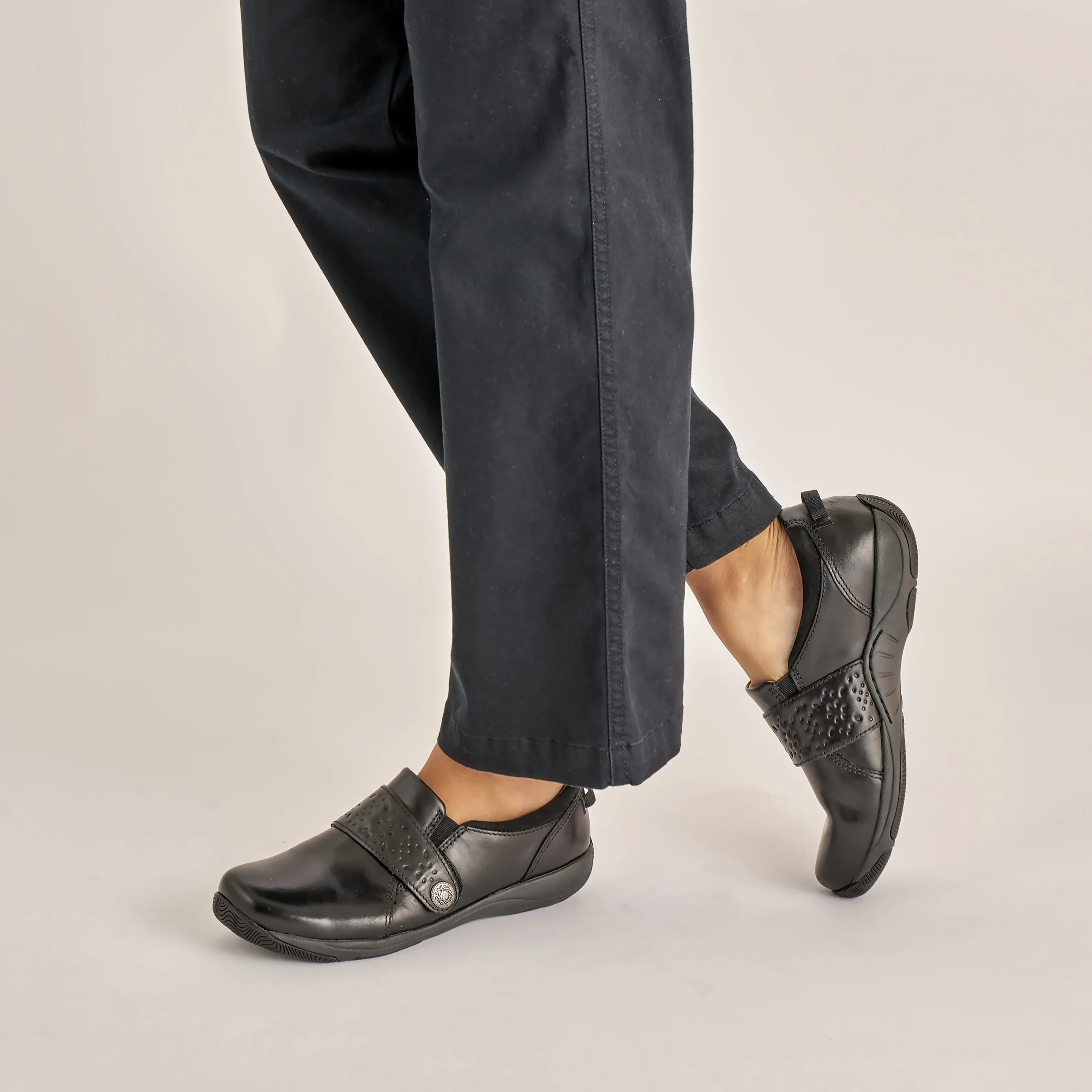 Sallie Wide Black Waxy Burnished - Image 2